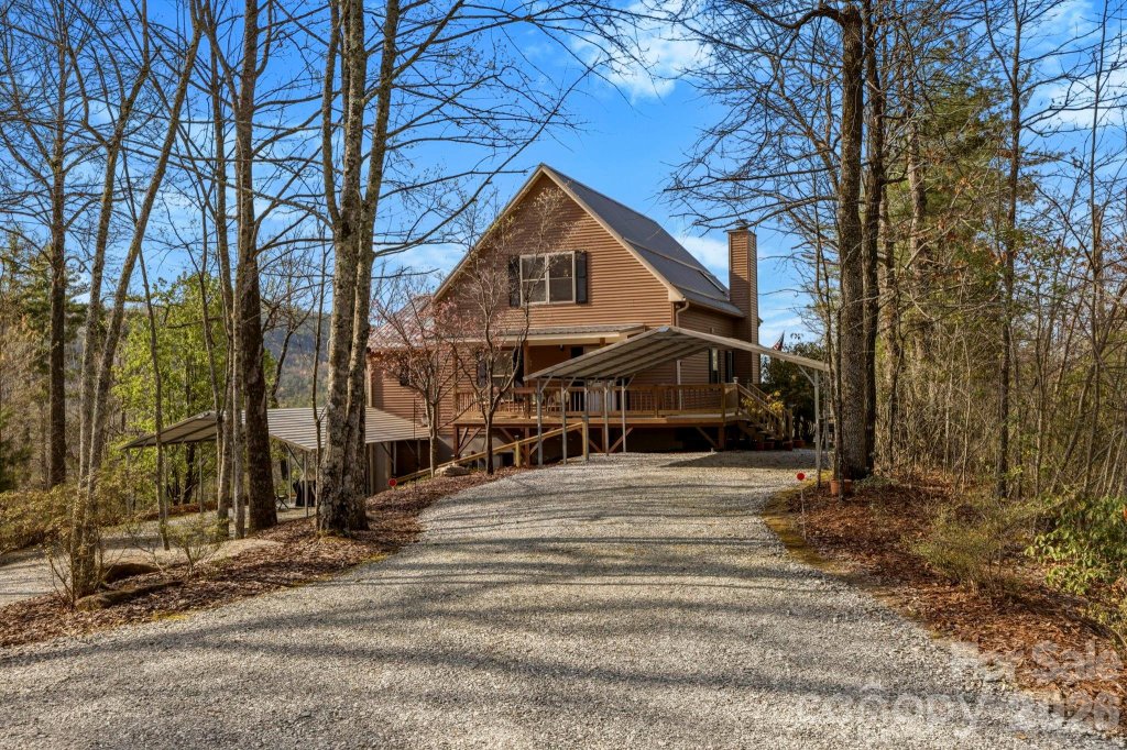 Round Mountain, Brevard community