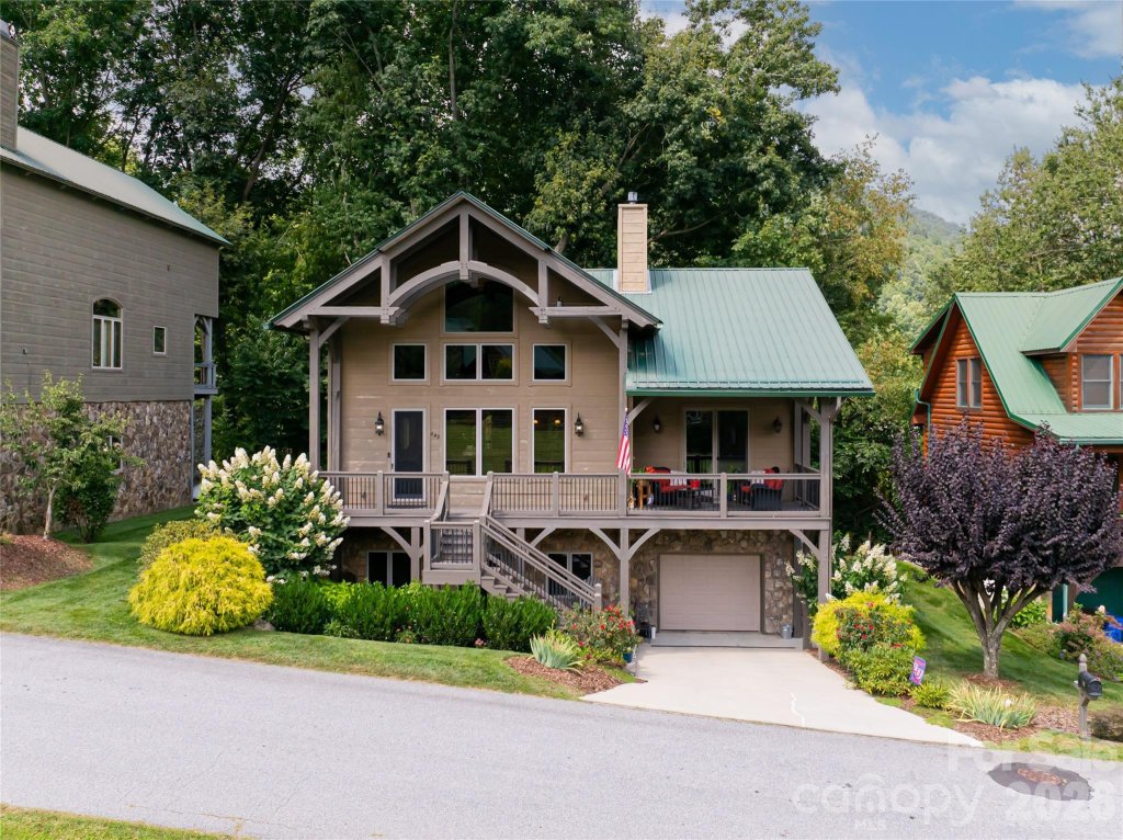 Crocketts Meadow, Maggie Valley community