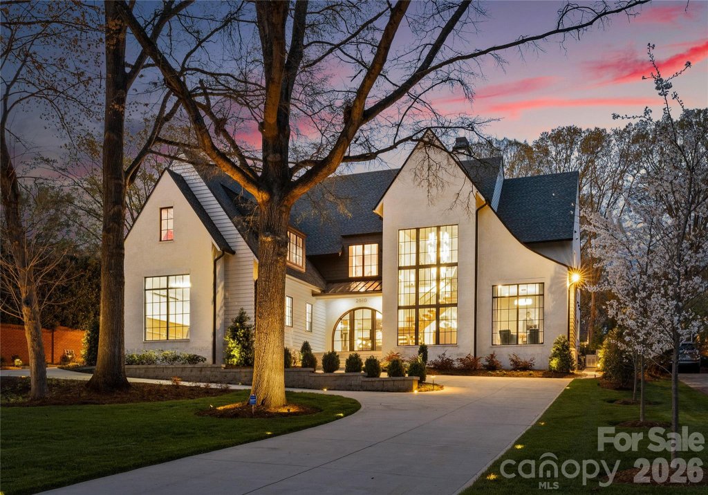 Foxcroft, Charlotte community