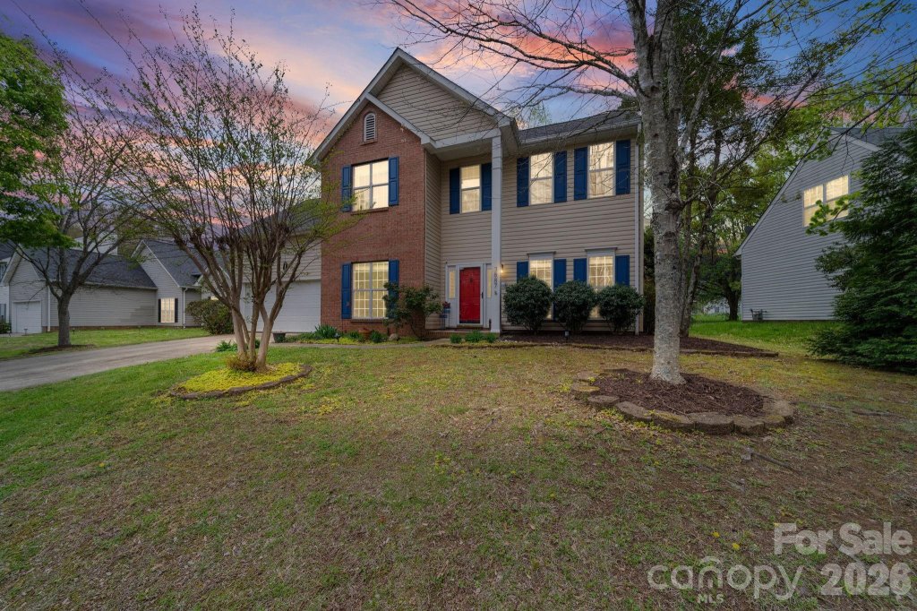 3887 Longwood Drive