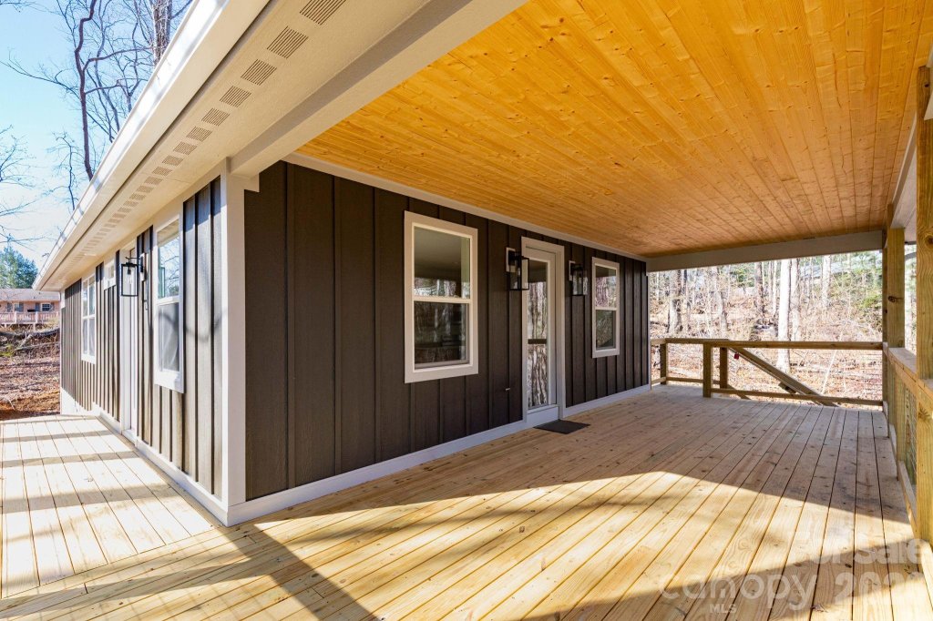 Beechwood Lakes, Hendersonville community