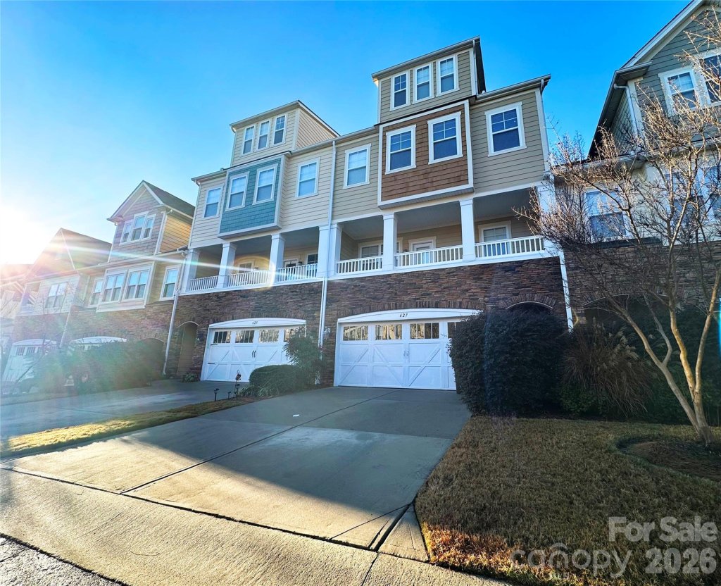 Lake Shore On Lake Wylie, Tega Cay community