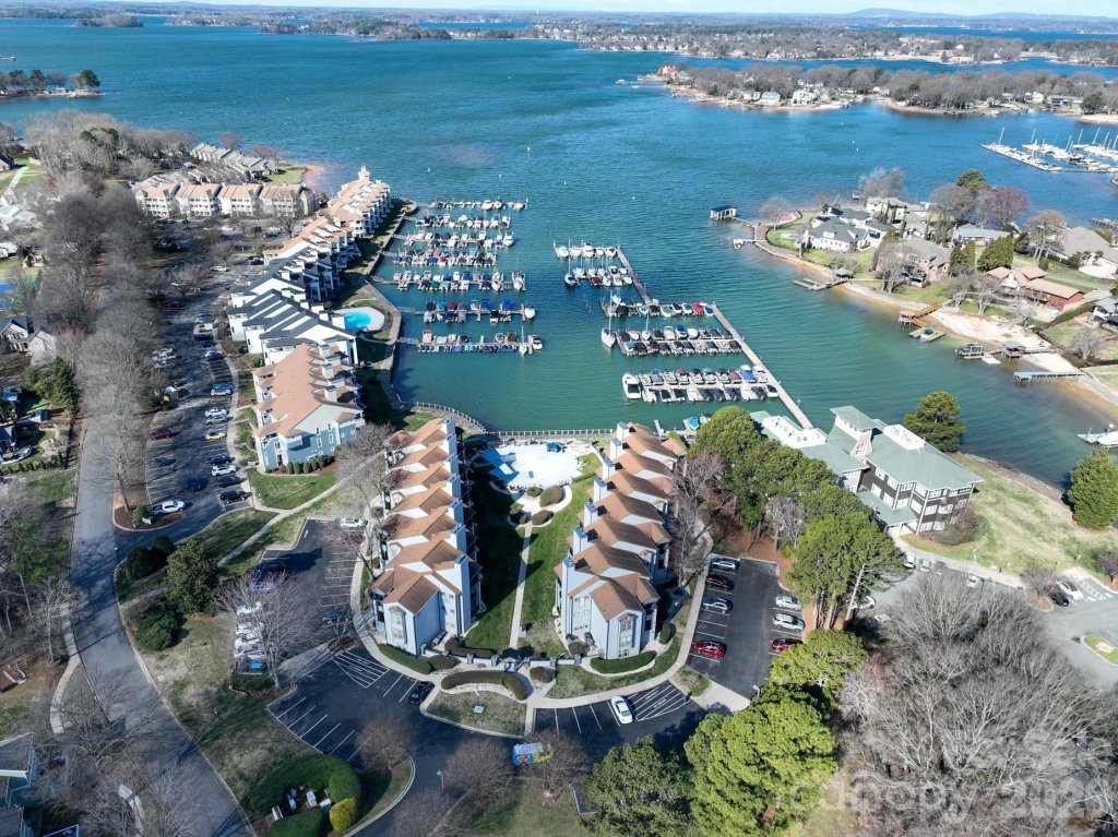 18851 Vineyard Point Lane