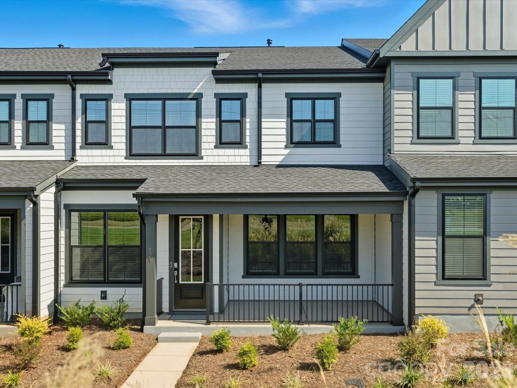121 Armstrong Road