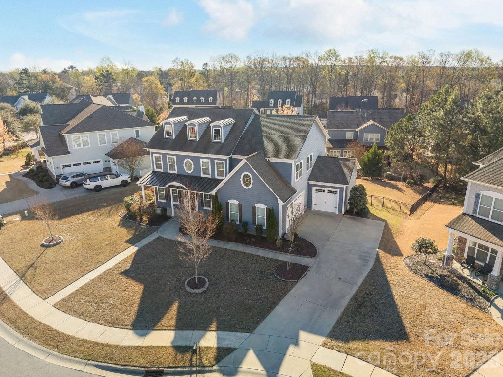 1221 Violet Court