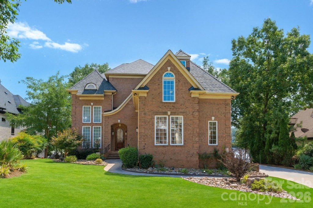 3251 Lake Pointe Drive