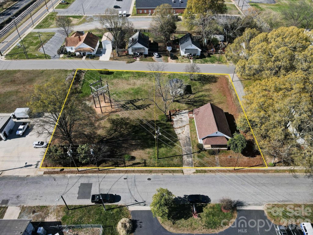 224 W Mills Avenue