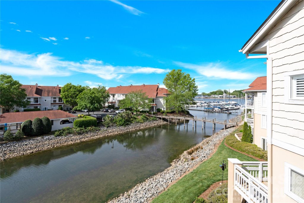 18009 Kings Point Drive