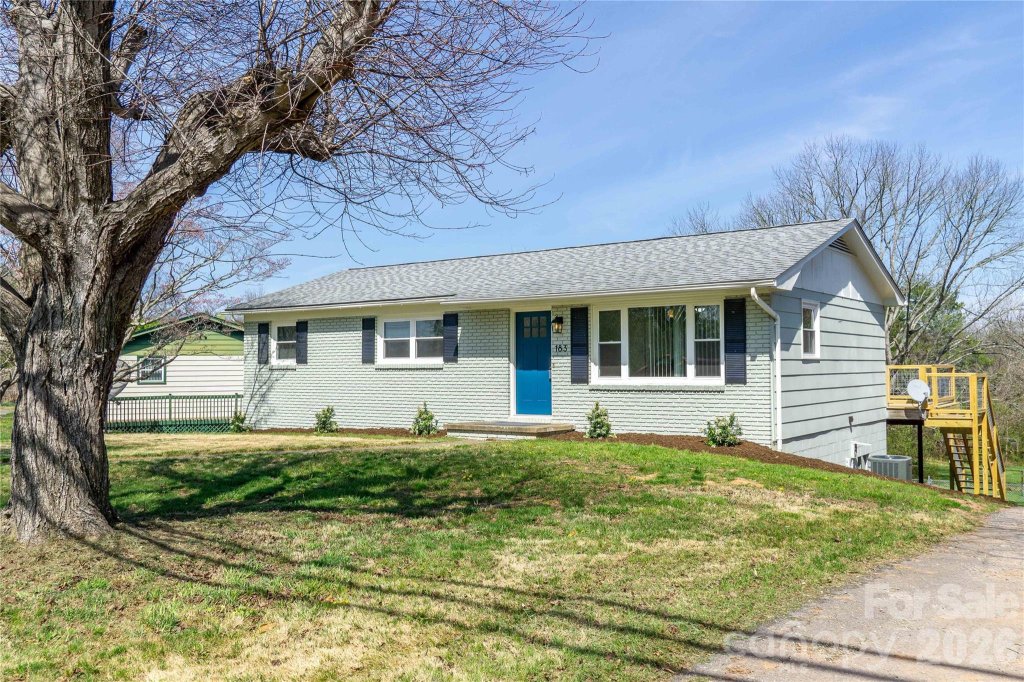 Mount Carmel Acres, Asheville community