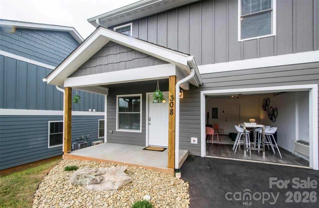 Sycamore Cove, Asheville community