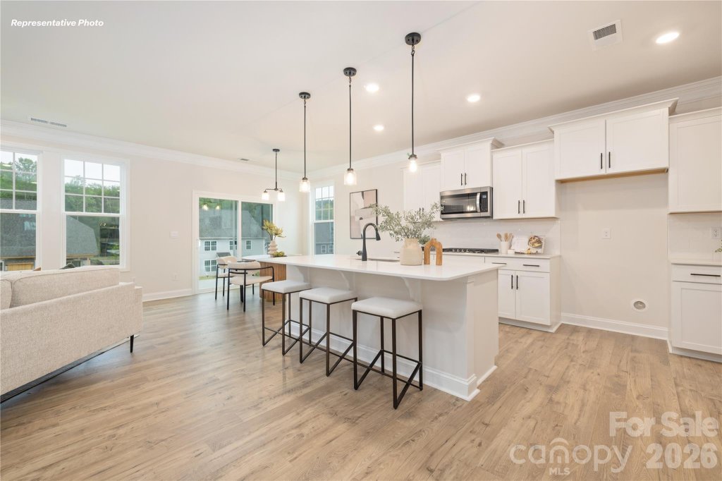 128 Ventnor Way