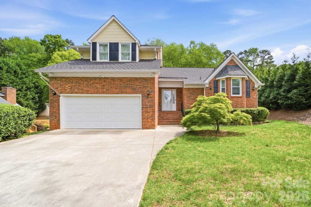 810 Balsam Terrace