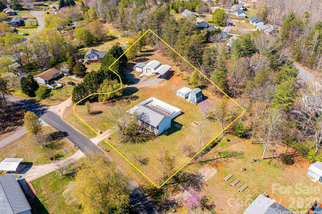 Colliers West, Lenoir community