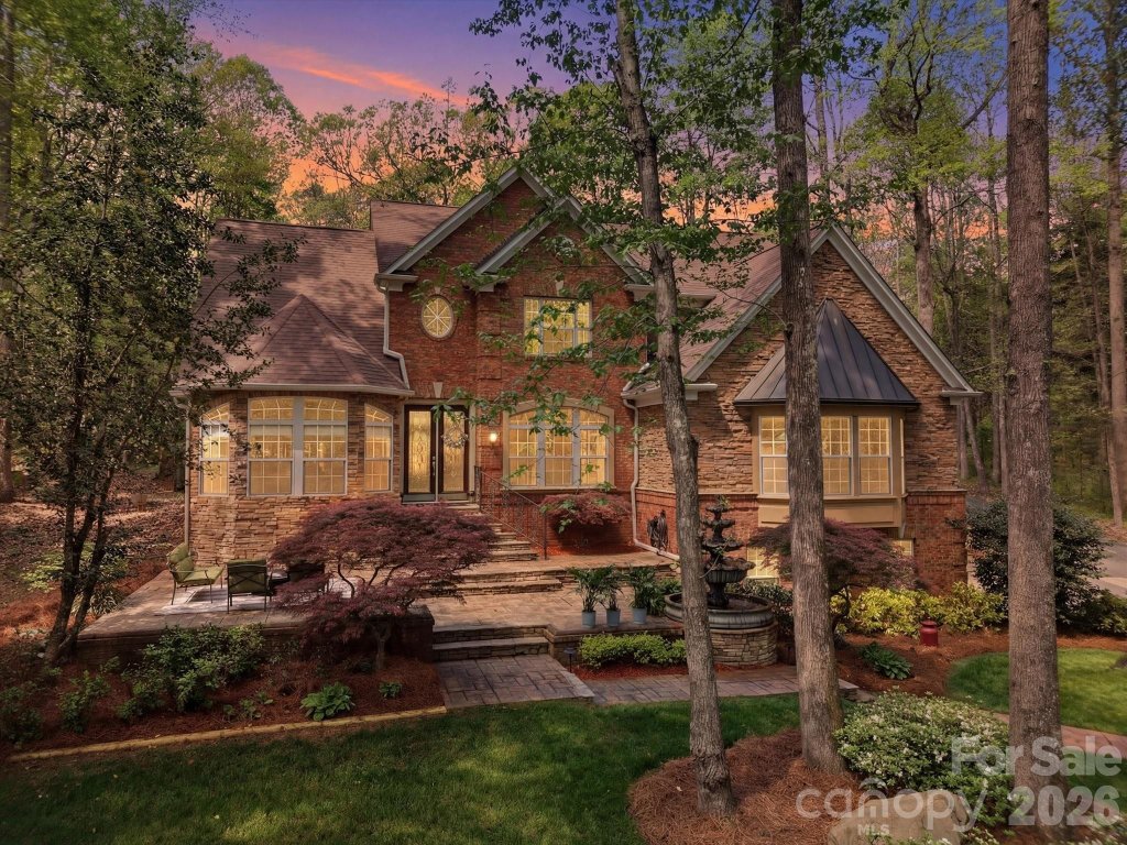 809 Savile Lane