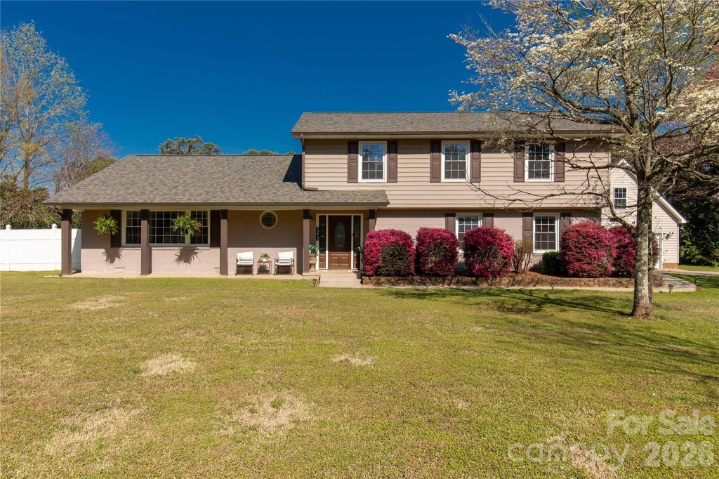 1212 Pinecrest Drive