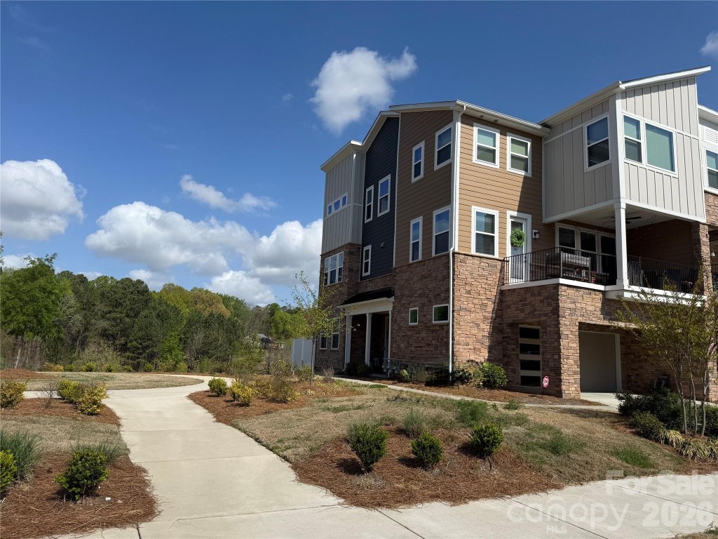 Aria At The Park, Charlotte community