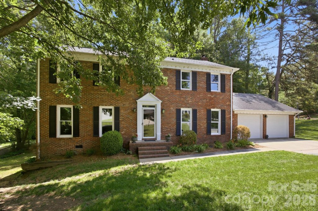 Greenbrier, Charlotte community