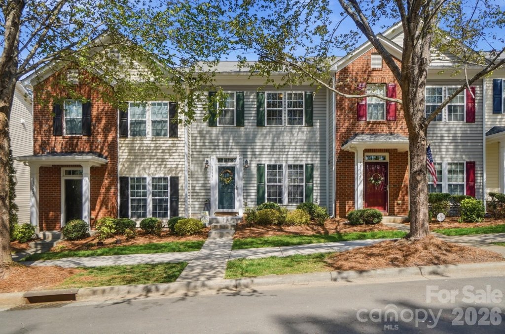 Carrington Ridge, Huntersville community