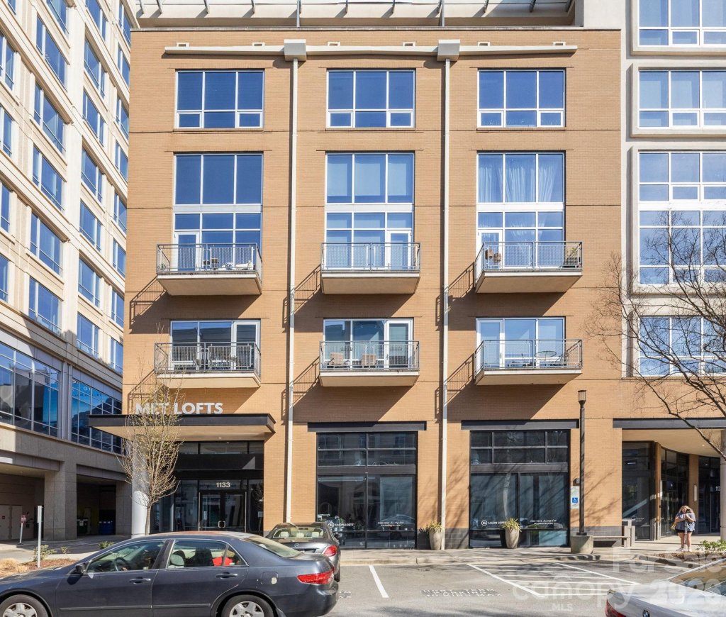 Metlofts, Charlotte community