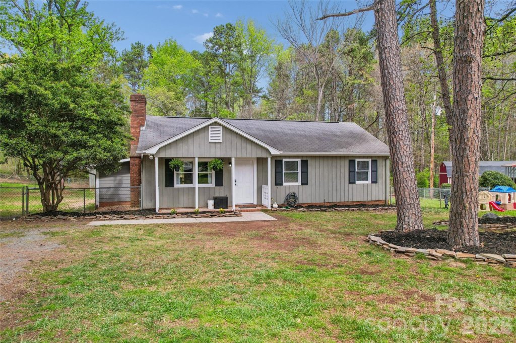 Fieldlark Trails, Charlotte community