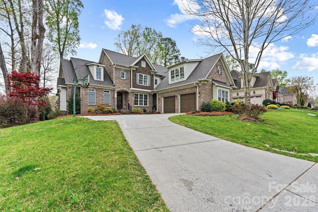 Treetops At Cowans Ford, Stanley community