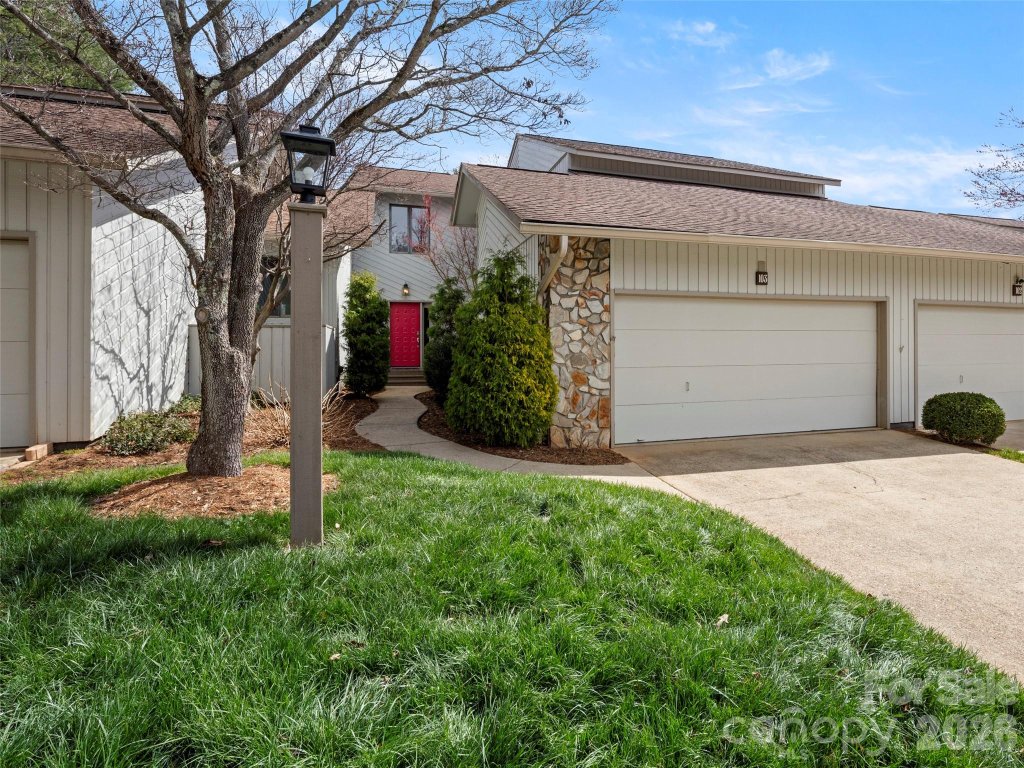 Deerwood, Asheville community