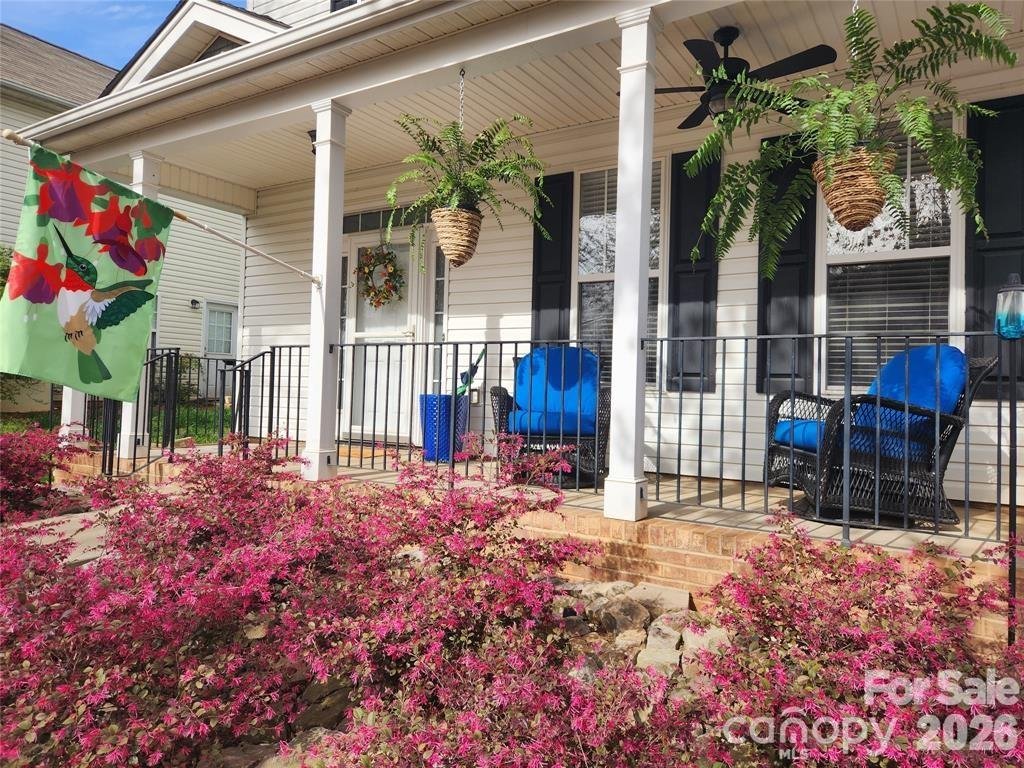 15404 Crossing Gate Drive