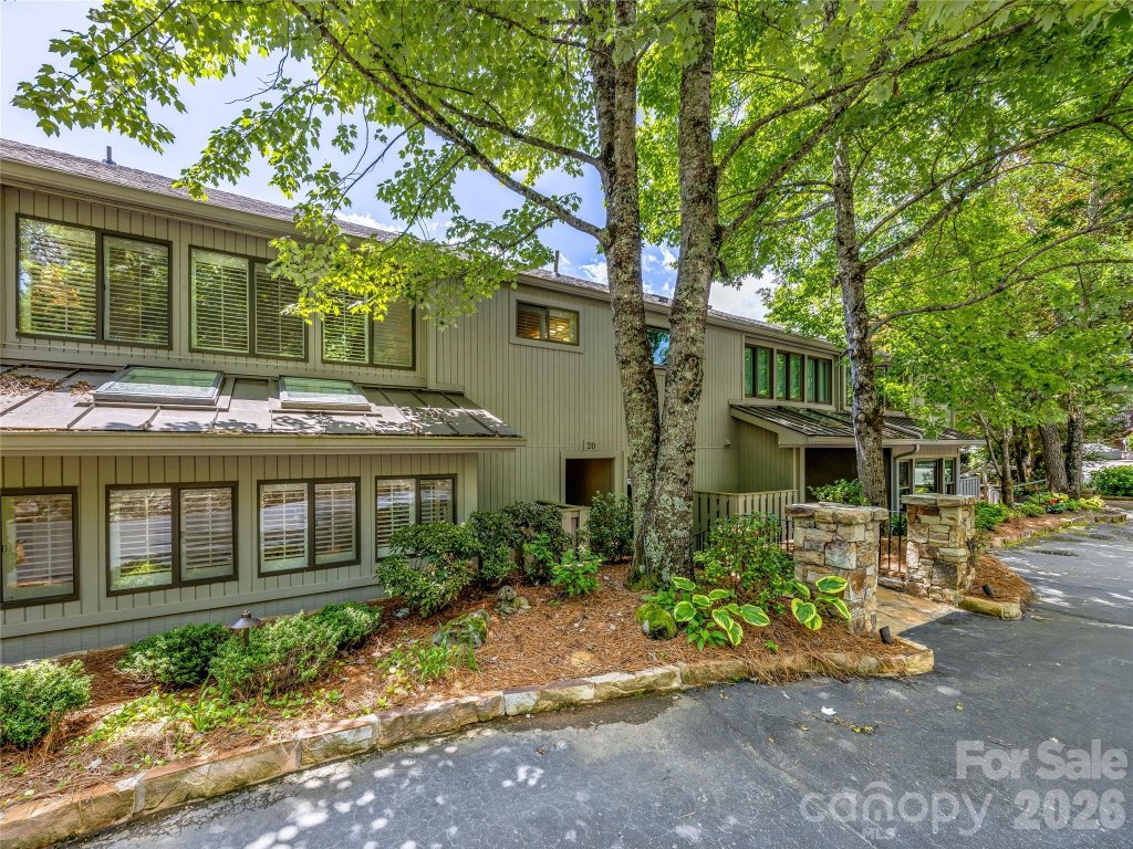24 E Toxaway Shores Road