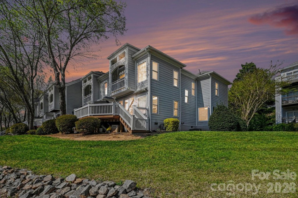 Admirals Quarters, Cornelius community