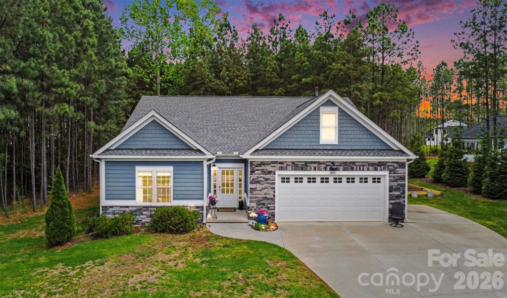820 Sunset Pointe Drive
