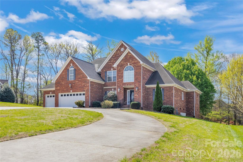1206 Edgewater Court