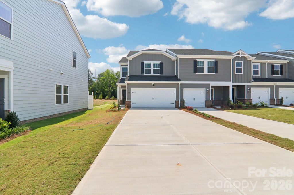 9029 Foggy Brook Loop