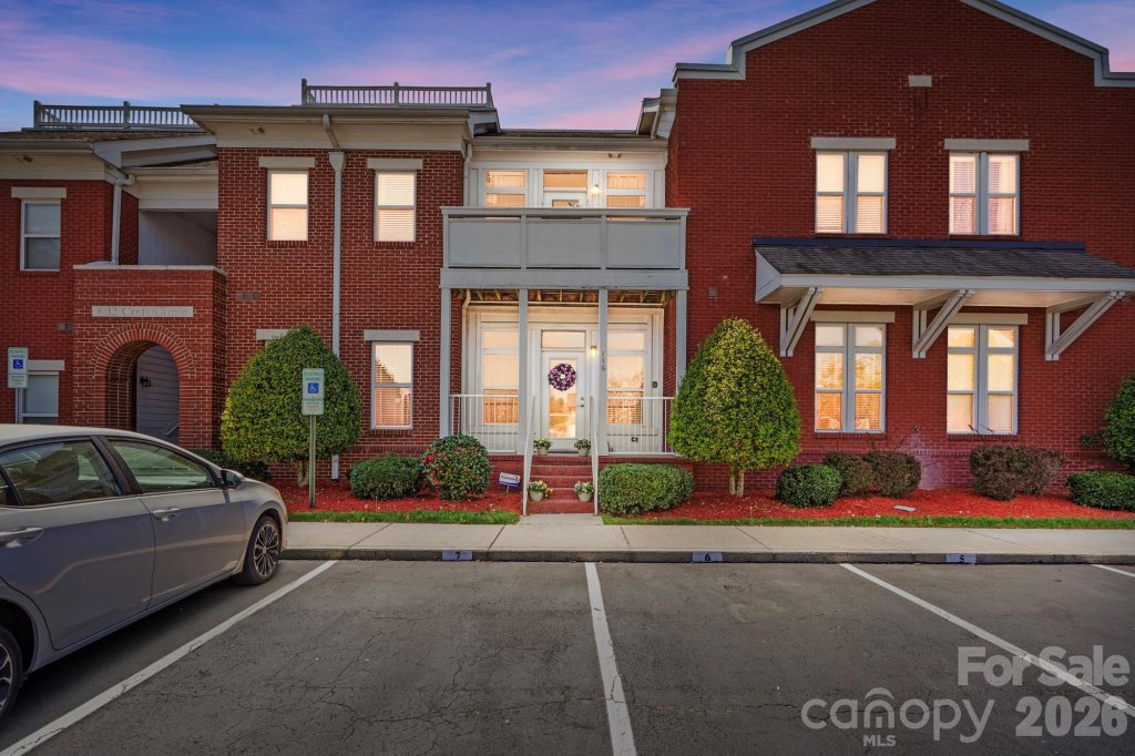 6112 Creft Circle