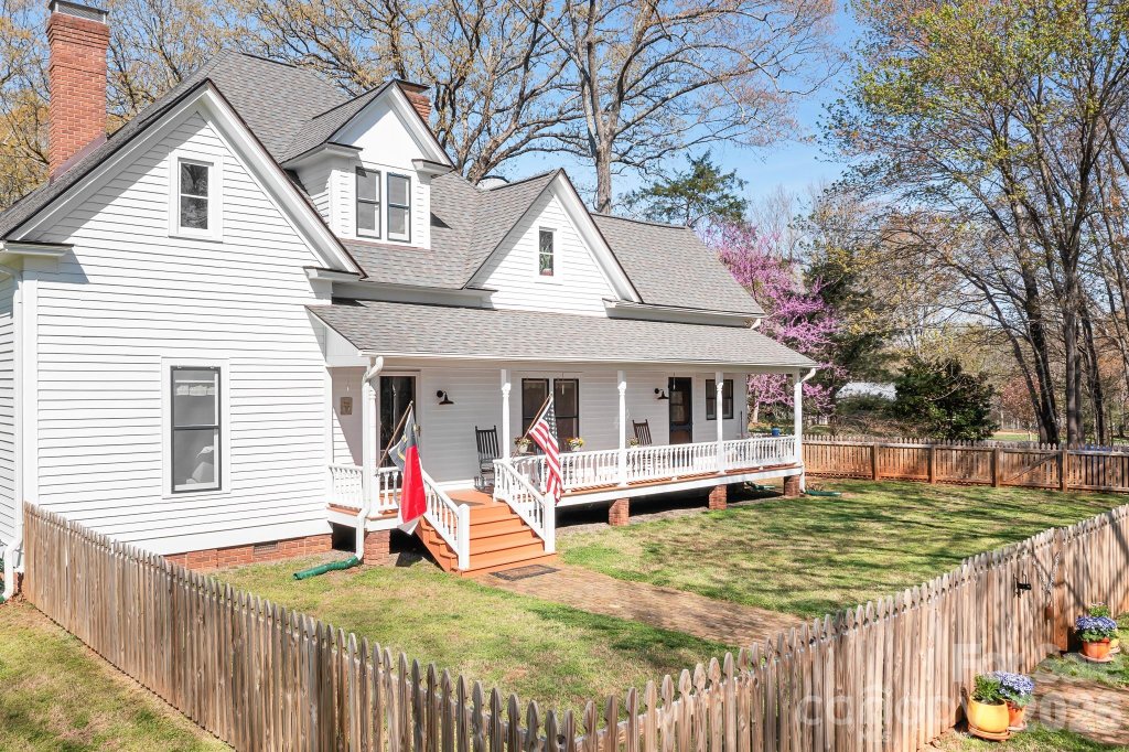 Larkin Sloan Estates, Statesville community