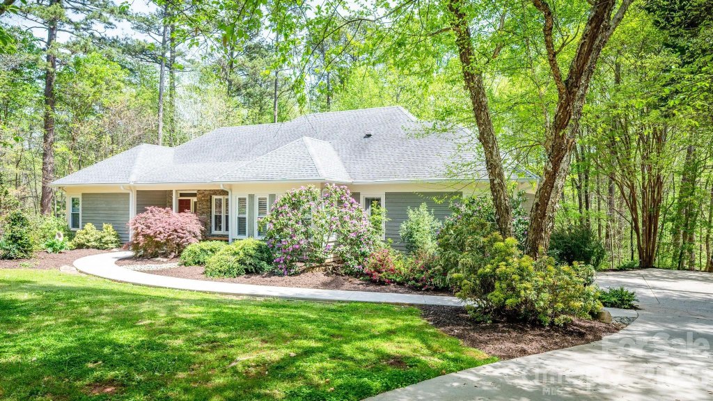 15610 Deerhaven Court