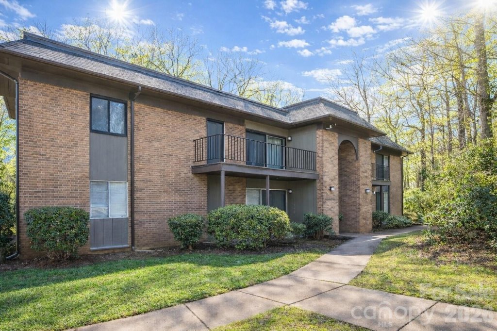 Orchard Trace, Charlotte community