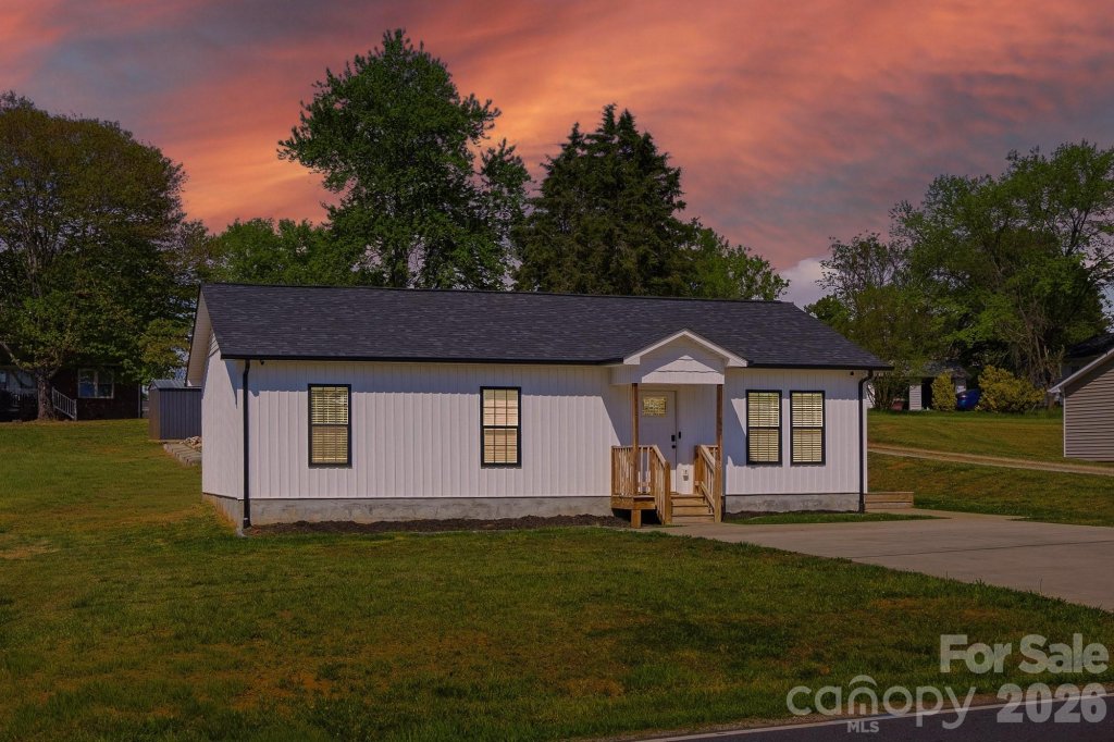 Granite Creek, Granite Falls community