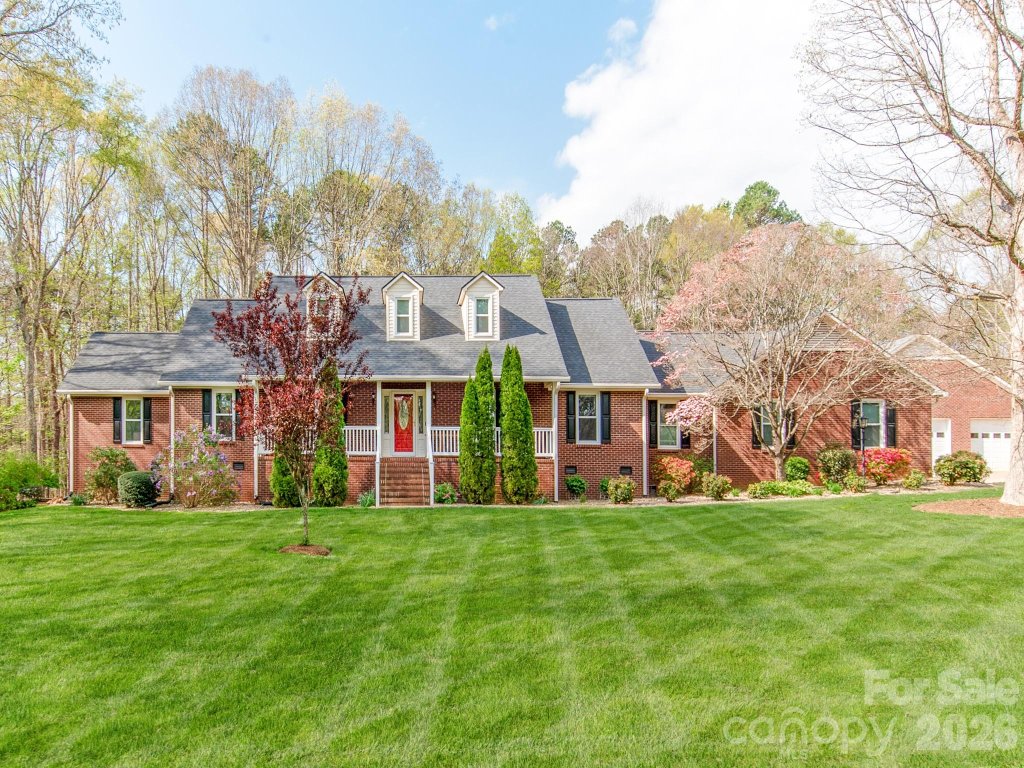 170 Dove Lane