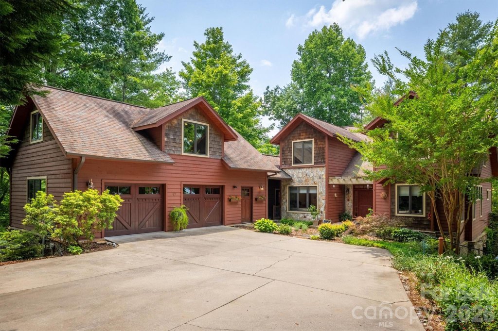 5162 Beech Bluff Drive
