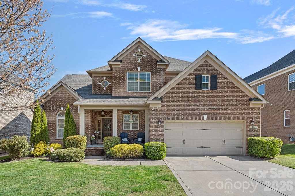 908 Five Leaf Lane