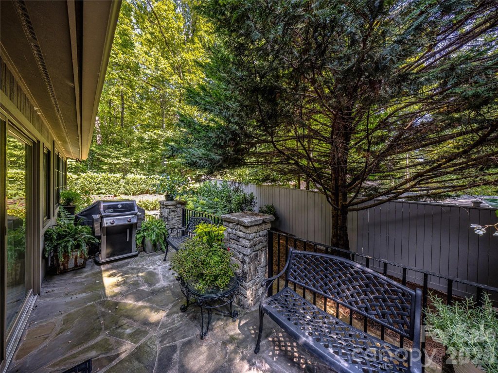 64 Toxaway Shores Drive