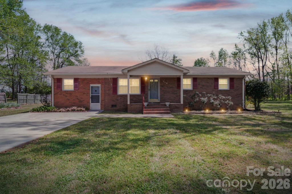 Northwood, Monroe community