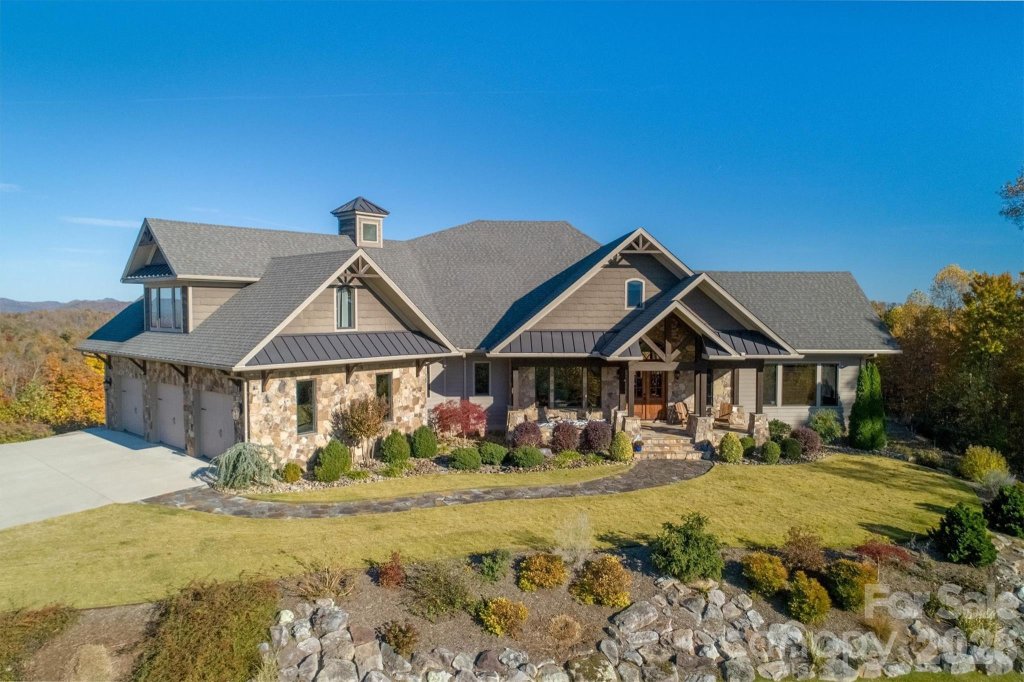The Coves Mountain River Club, Lenoir community