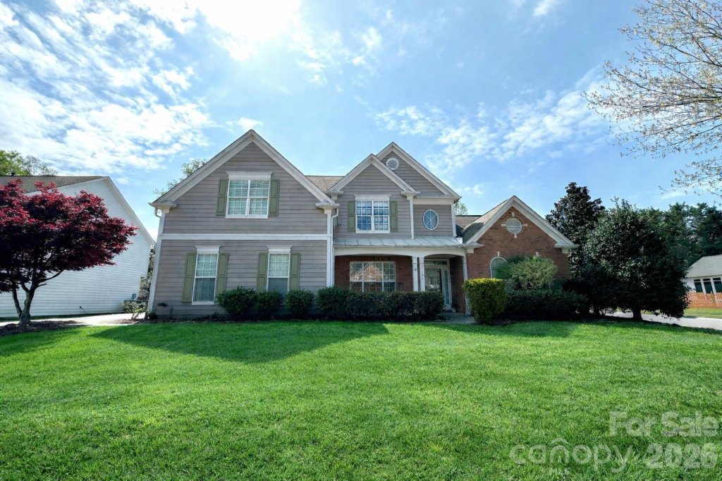 Cady Lake, Charlotte community