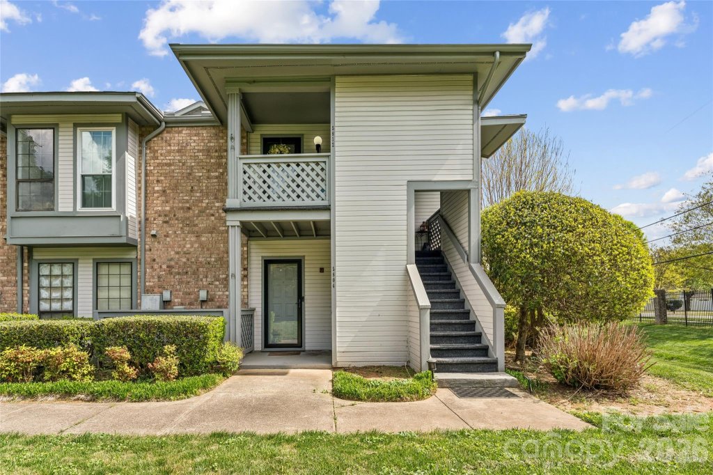 5812 Harris Grove Lane