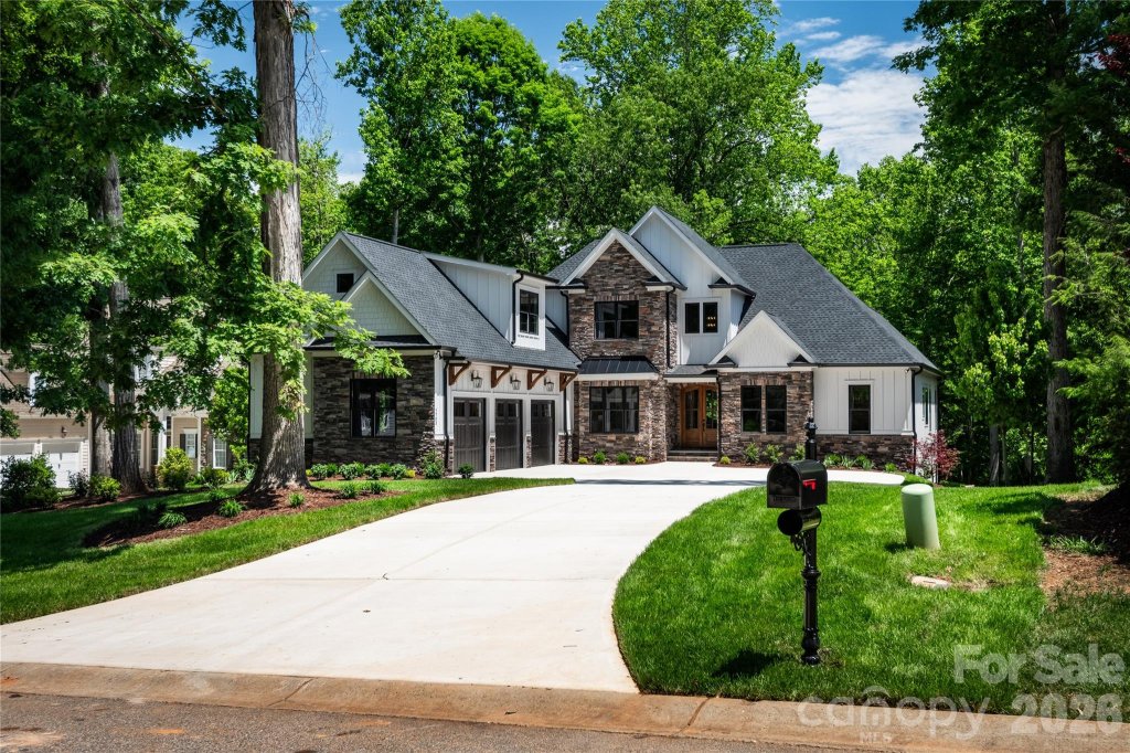 Lakewood, Denver community