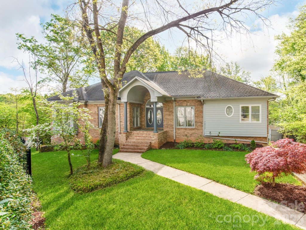 7015 Oakview Lane