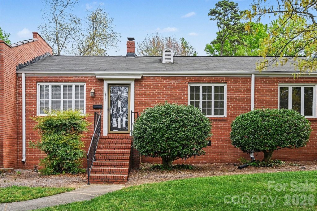 1811 Lynnwood Drive