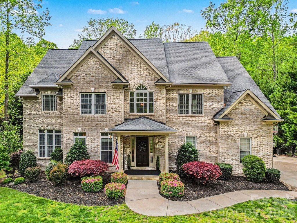 821 Savile Lane