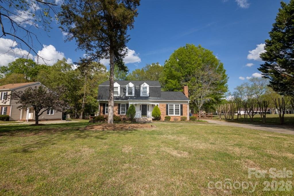 Candlewyck, Charlotte community